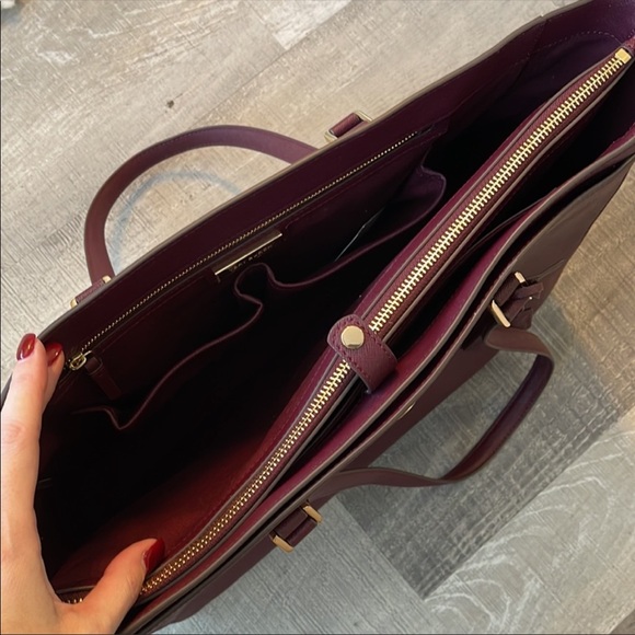 Tory Burch Large Robinson Tote - Picture 4 of 6